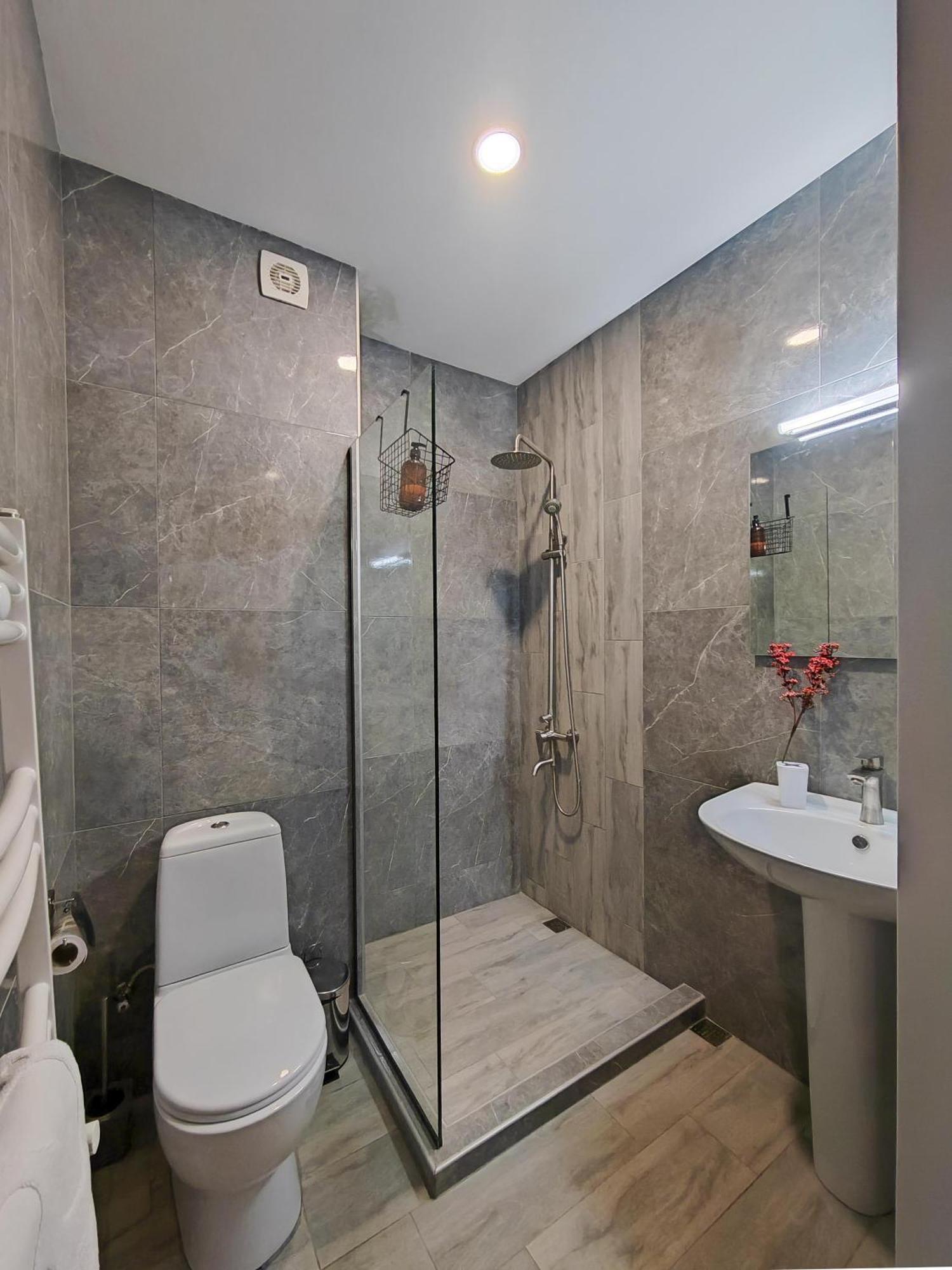 Round Garden Hotel Tbilisi Exterior photo